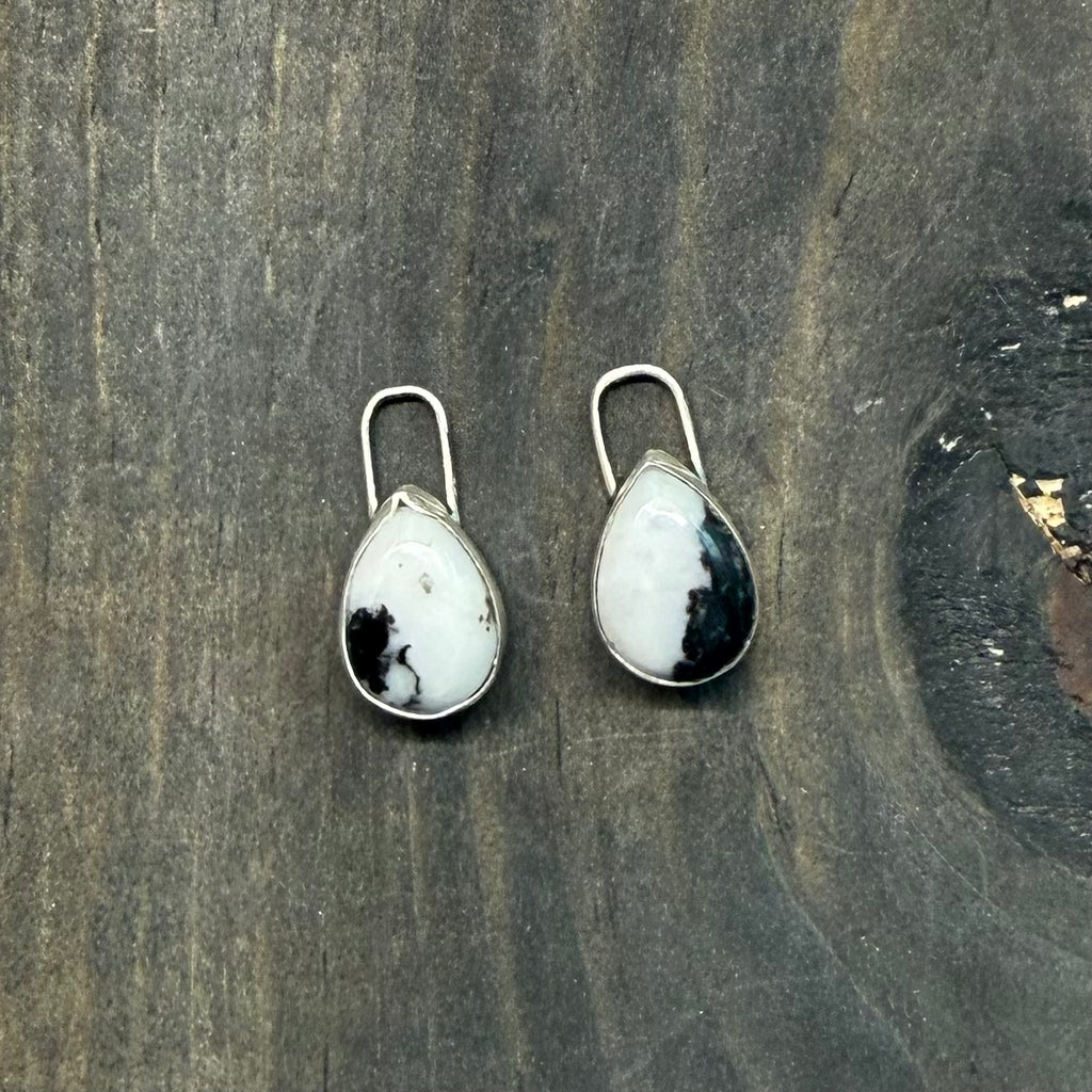 White Buffalo Hoop Huggers