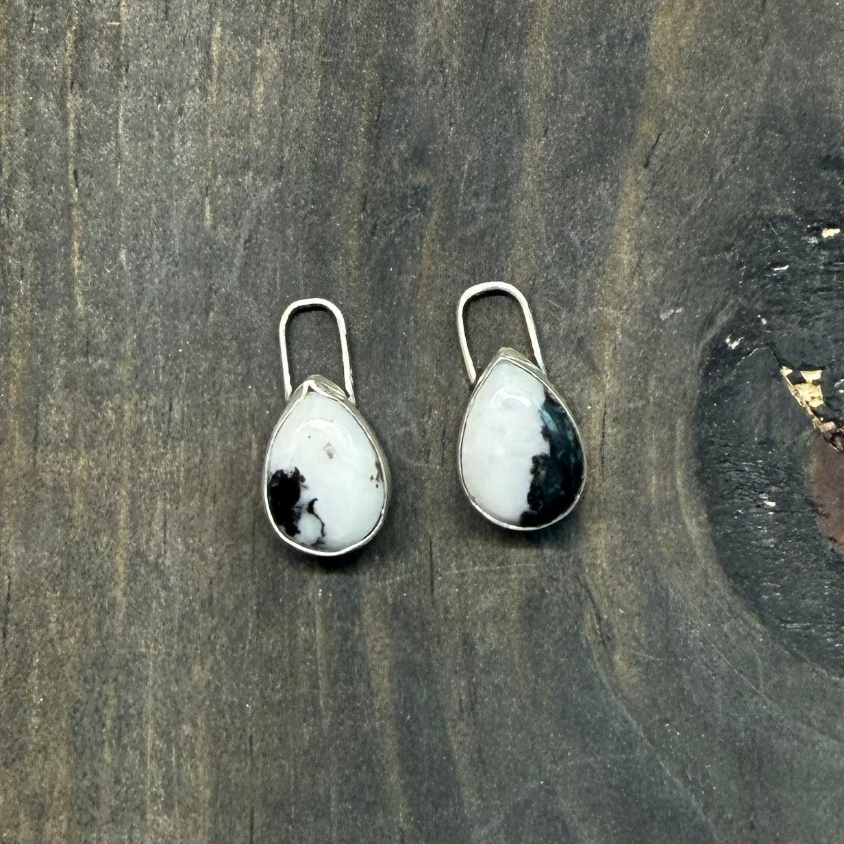 White Buffalo Hoop Huggers